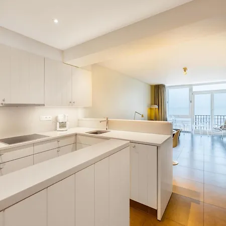 On Belgian Coast With Sea Views, Cleaning Included Apartment Oostduinkerke