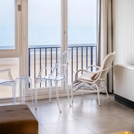 On Belgian Coast With Sea Views, Cleaning Included * Oostduinkerke