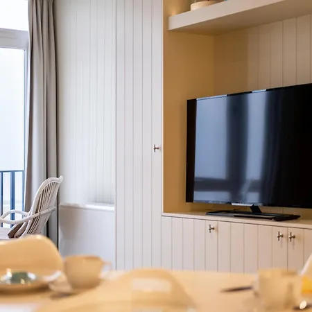 On Belgian Coast With Sea Views, Cleaning Included Apartment Oostduinkerke