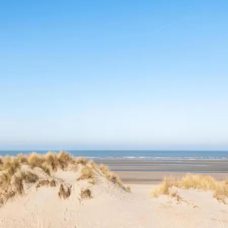 On Belgian Coast With Sea Views, Cleaning Included * Oostduinkerke