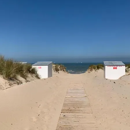 On Belgian Coast With Sea Views, Cleaning Included Oostduinkerke